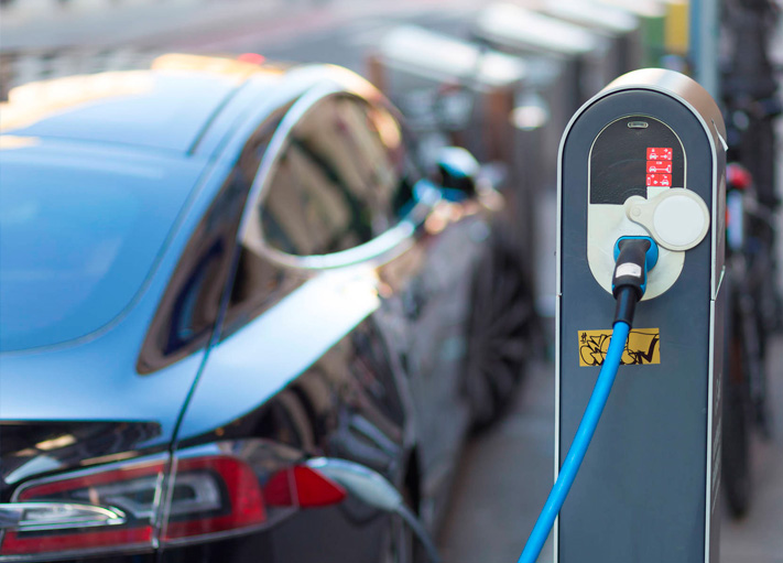 Carga alterna vs. Corriente directa Carga alterna vs. Corriente directa