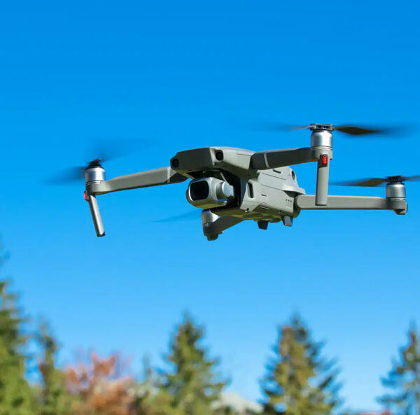 Descubre el emocionante mundo de los cursos de pilotos de drones y sus diversas utilidades