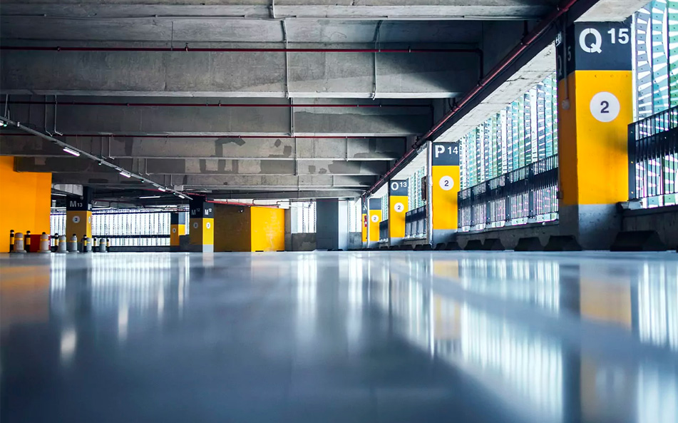 Cuales son los productos y equipos utilizados en la limpieza profesional de garajes