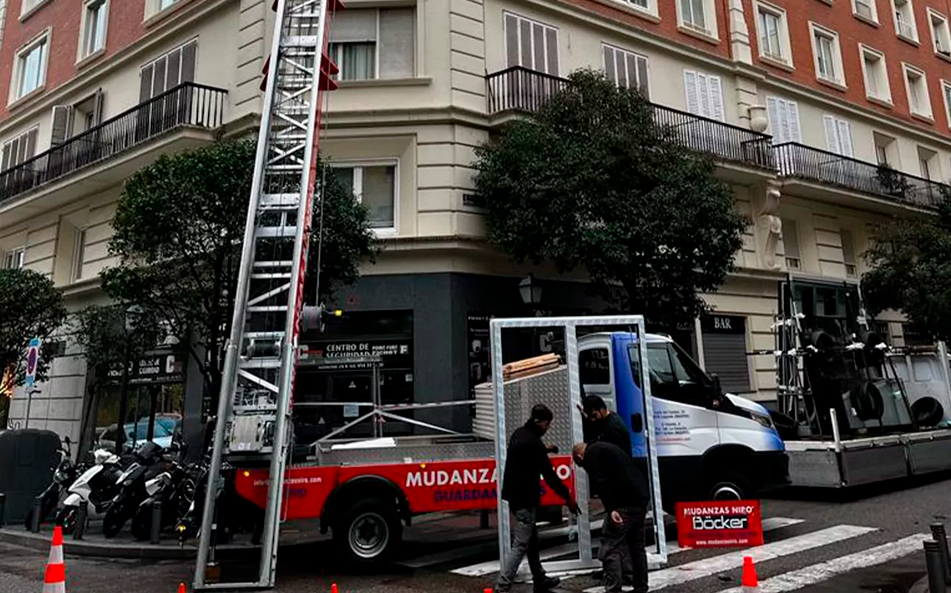 Factores a considerar al alquilar una grua